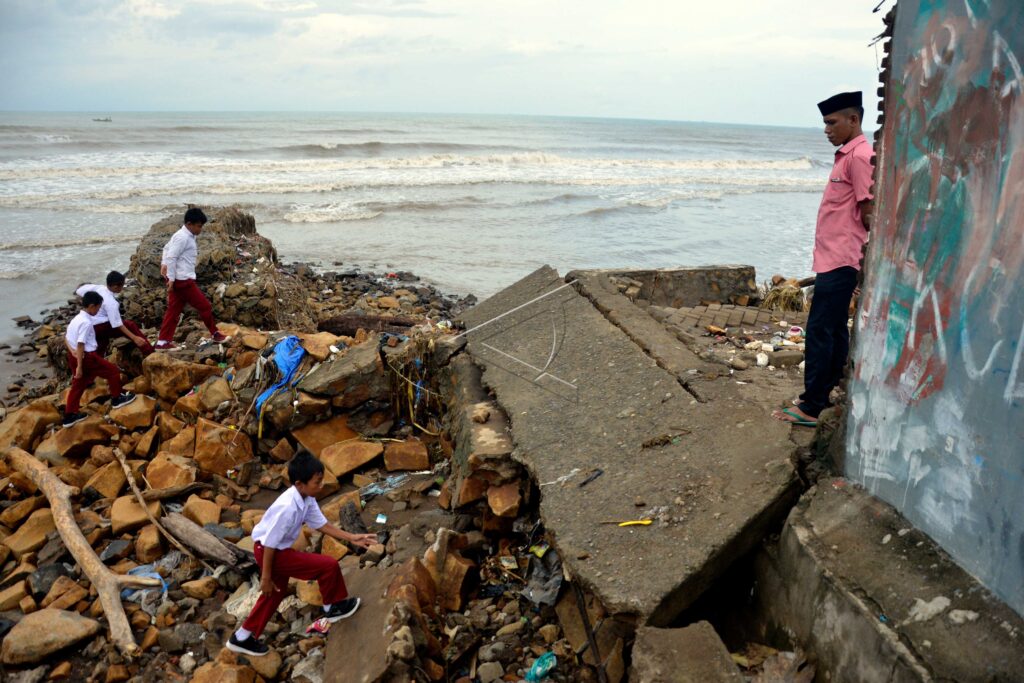 RUMAH RUSAK AKIBAT ABRASI