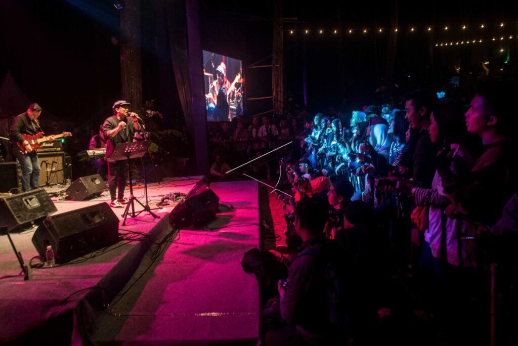 TOMPI PERFORMS IN FOREST ORCHESTRA