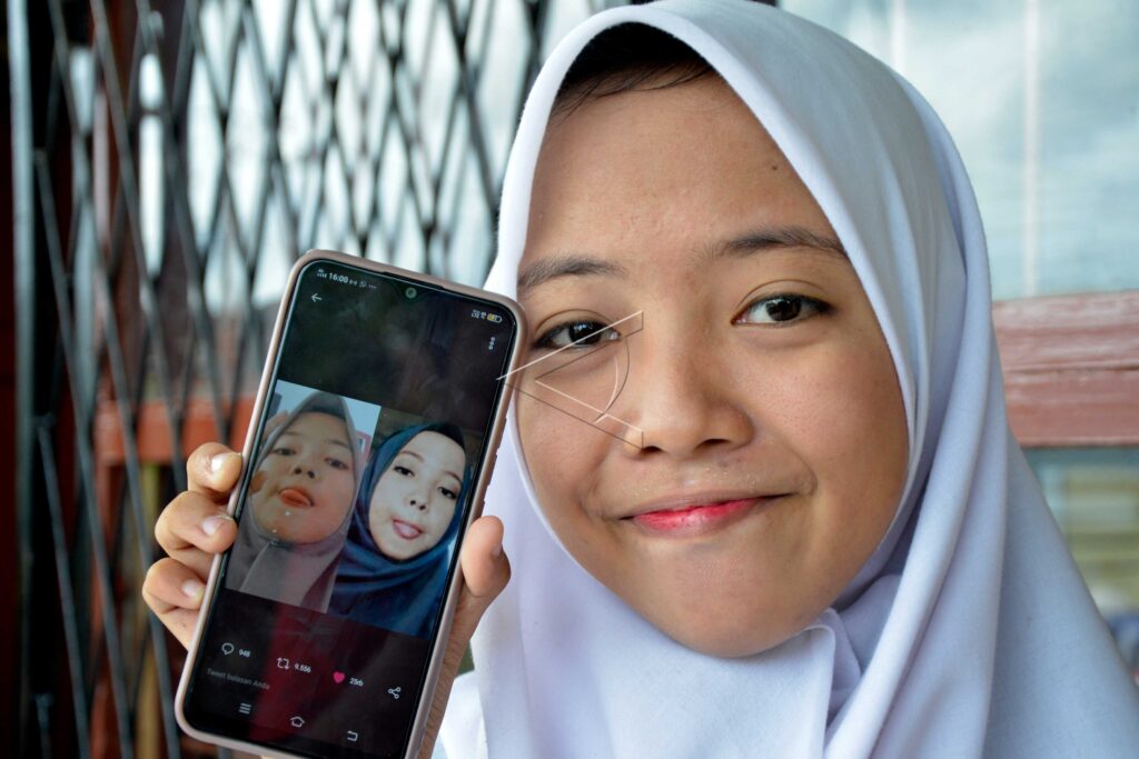 SAUDARA KEMBAR BERTEMU SETELAH TERPISAH 16 TAHUN