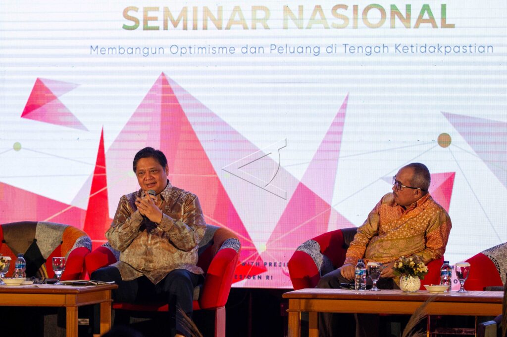 SEMINAR NASIONAL MEMBANGUN OPTIMISME DAN PELUANG