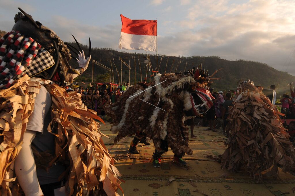 SRAWUNG SEDULUR BANYU ART PERFORMANCE