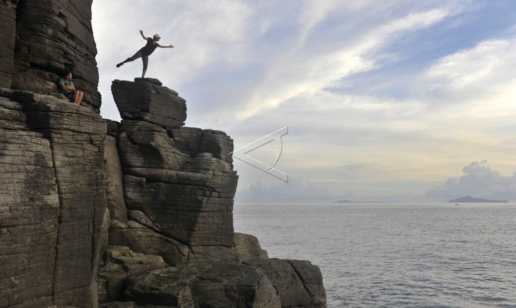 THE TWILIGHT AT CAPE LELAPIDE