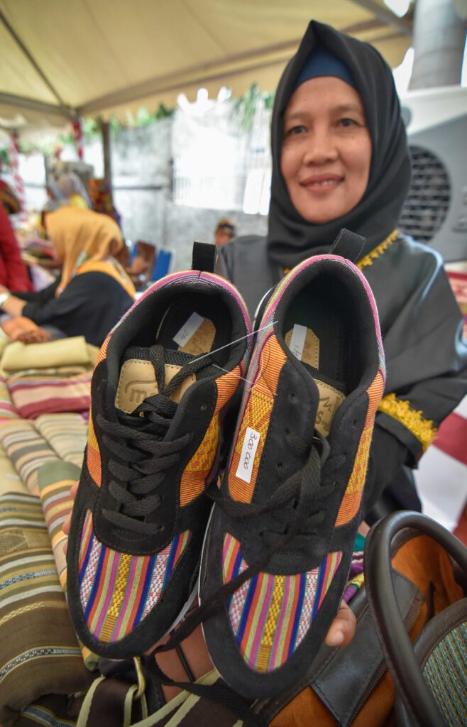 LOMBOK WOVEN SHOES