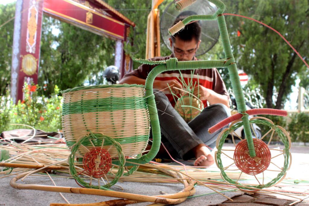HANDICRAFTS OF RATTAN BICYCLES