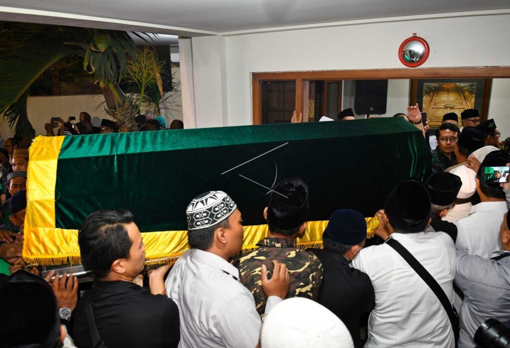 ULAMA SALAHUDDIN WAHID WAFAT