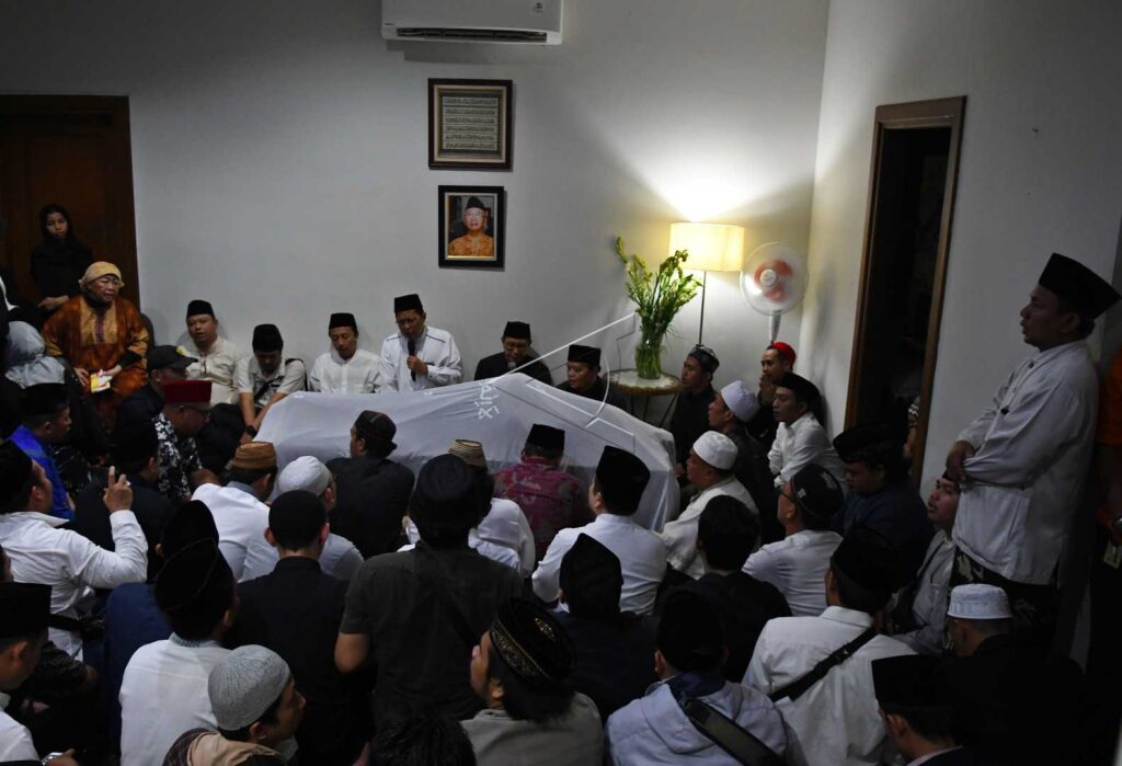 ULAMA SALAHUDDIN WAHID WAFAT