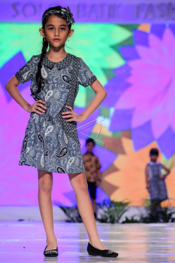 PERAGAAN BUSANA BATIK SOLO