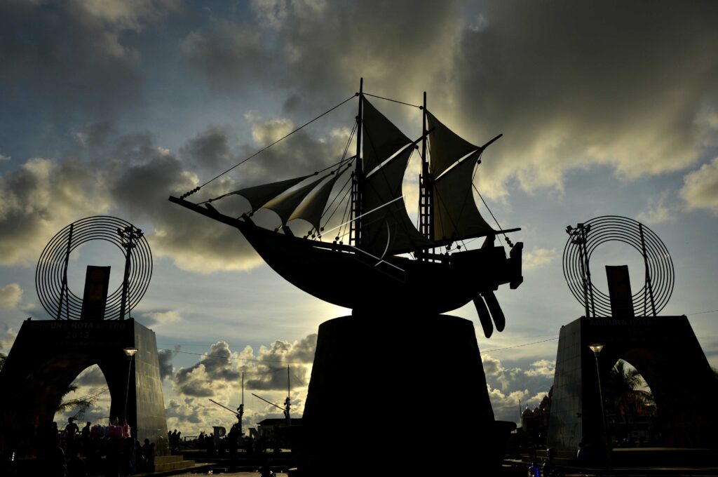 END OF YEAR SUNSET IN MAKASSAR