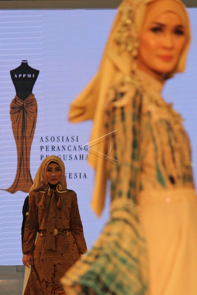 SURABAYA FASHION TREND 2017