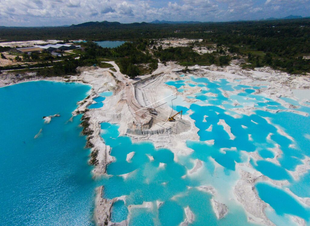 KAOLIN LAKE IN BELITUNG