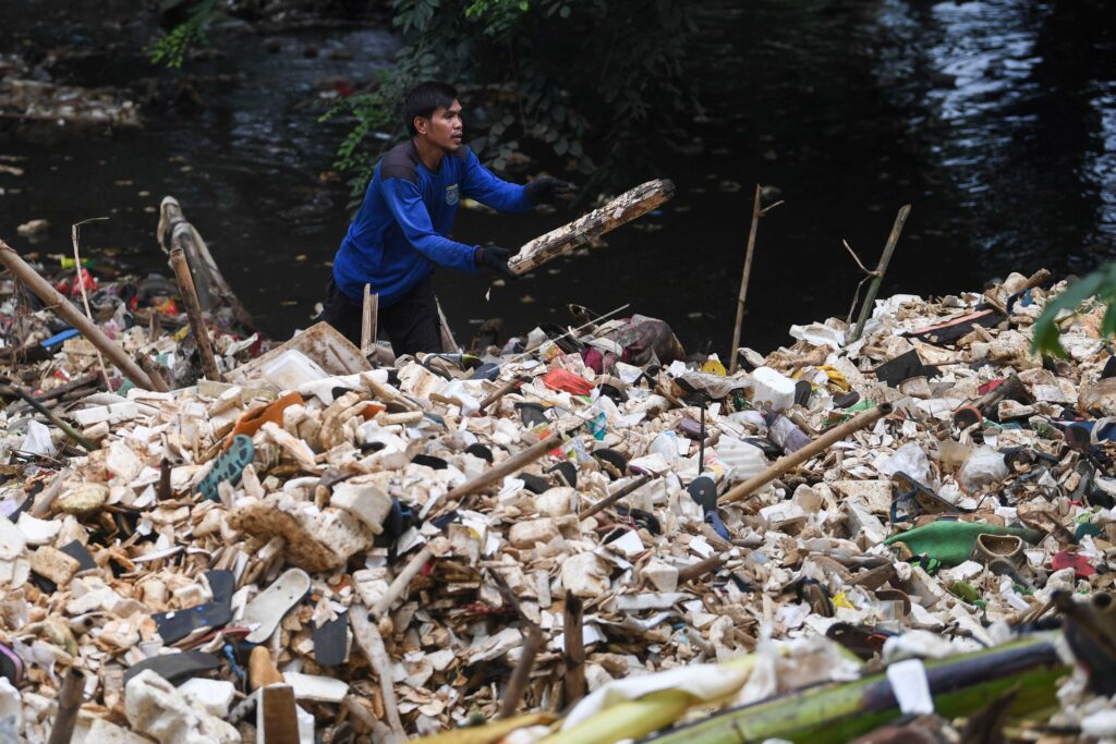 TARGET PENGURANGAN SAMPAH KEMASAN PRODUK