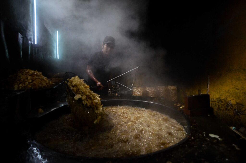 MAKING CASSAVA CHIPS