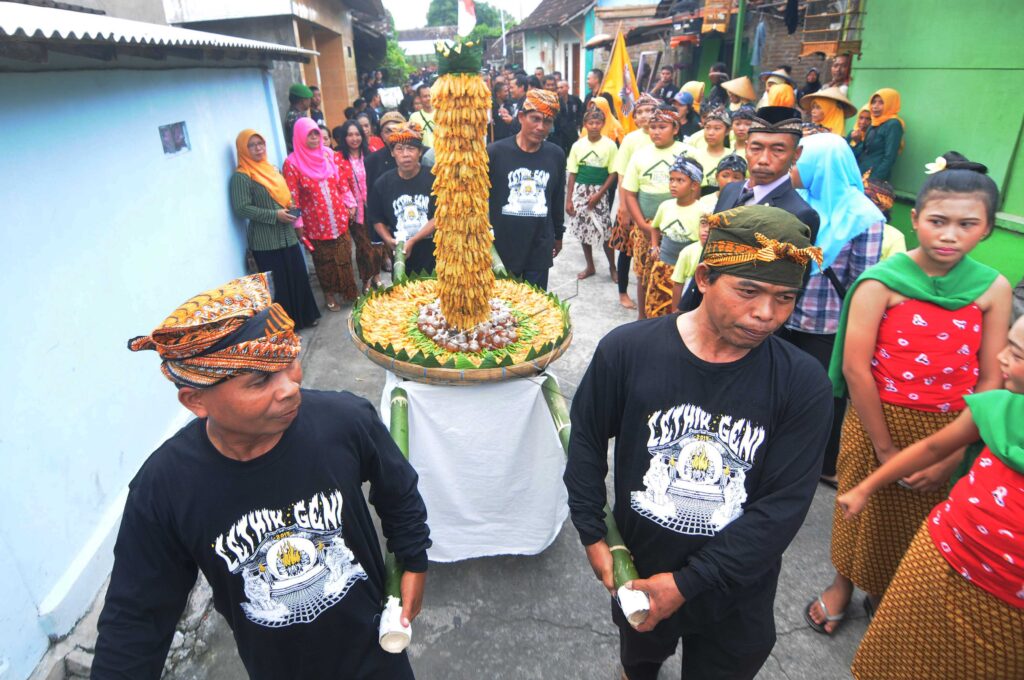 CETHIK GENI LOMPYA DULEG TRADITION