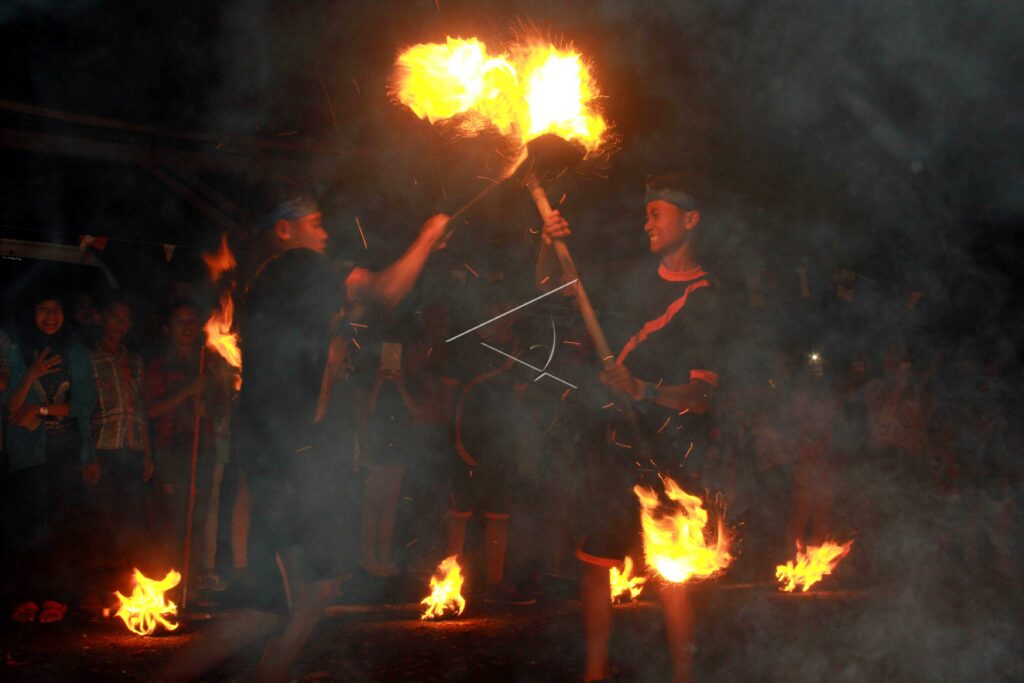 FIRE ATTRACTION AT THE GREDOAN TRADITION