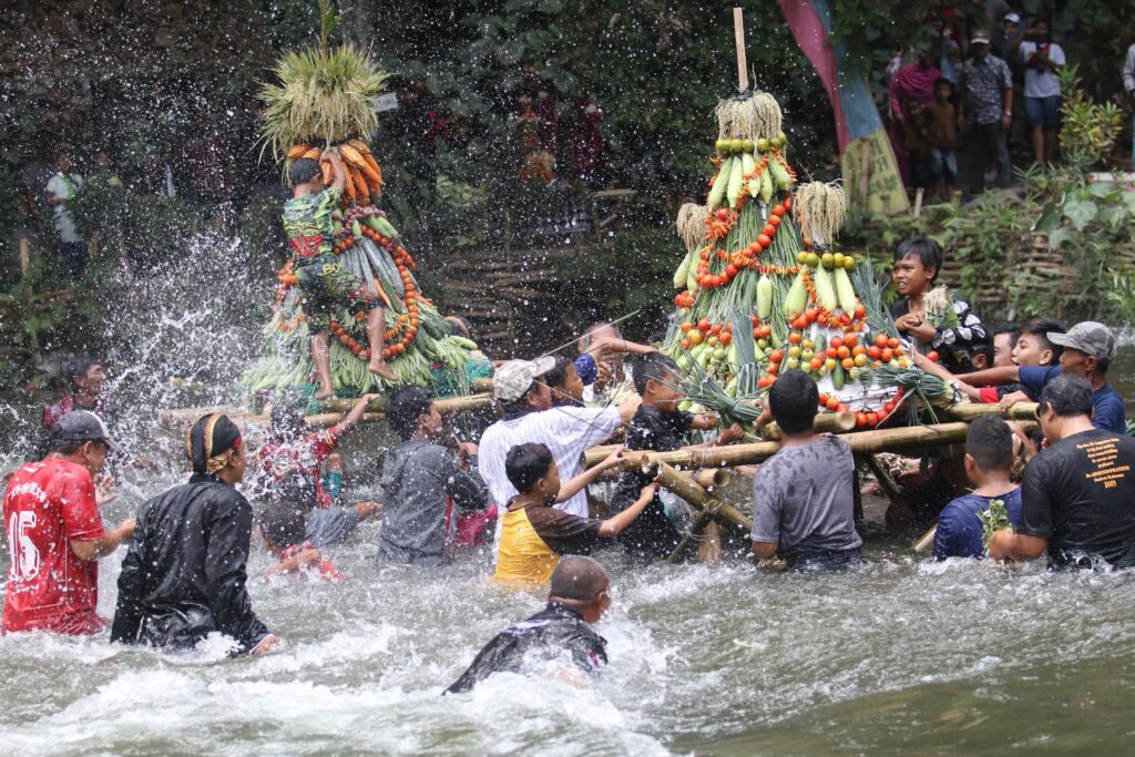 KEVUR BANYU UBALAN TRADITION