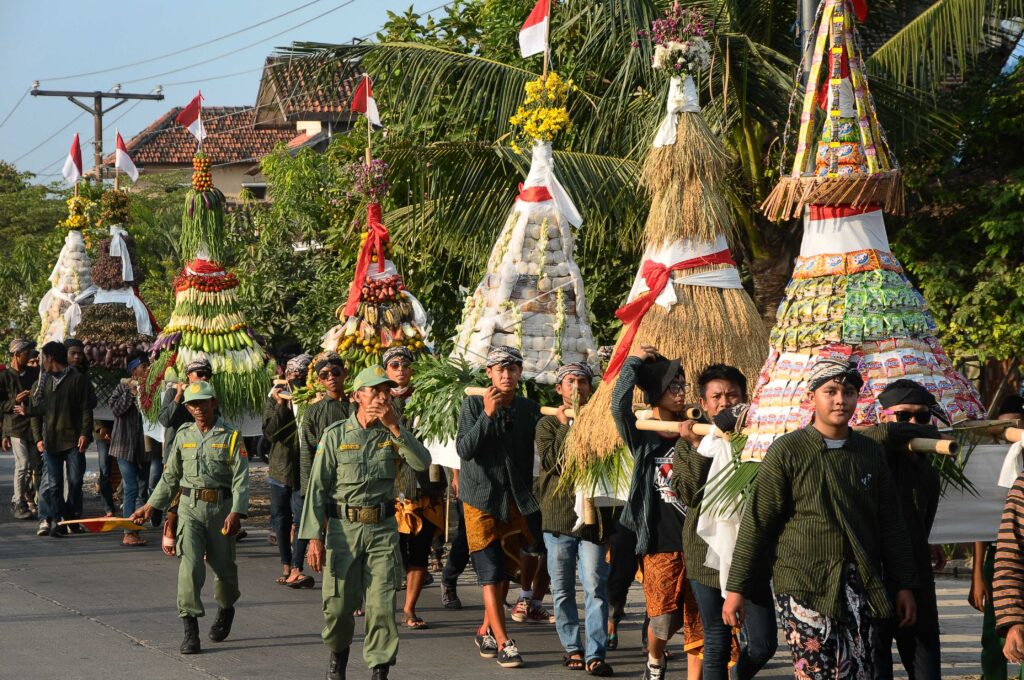 KIRAB APEM TRADITION