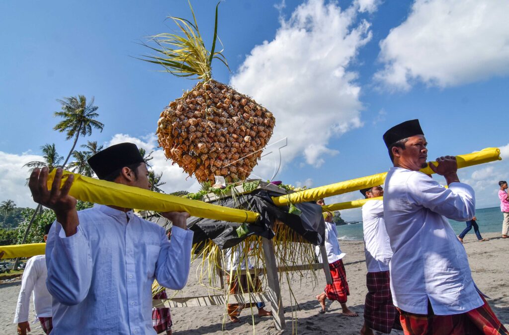 LEBARAN TOPAT TRADITION
