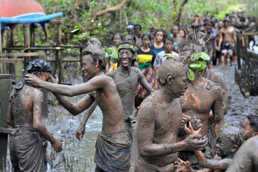 MEBUUG-BUUGAN TRADTITION