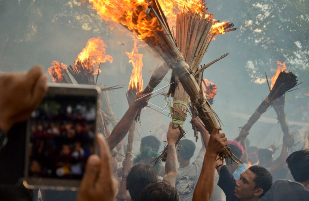 FIRE WAR TRADITION AHEAD OF NYEPI DAY