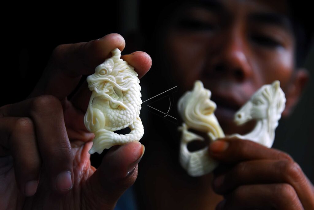 COWBONE SCULPTURE CRAFTS