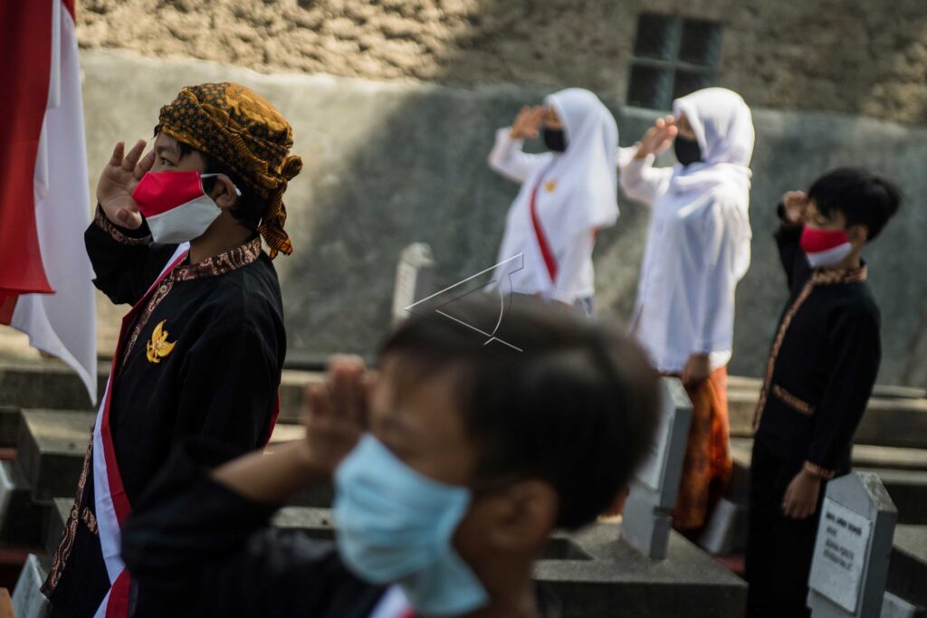 UPACARA HUT RI DI MAKAM PERINTIS KEMERDEKAAN