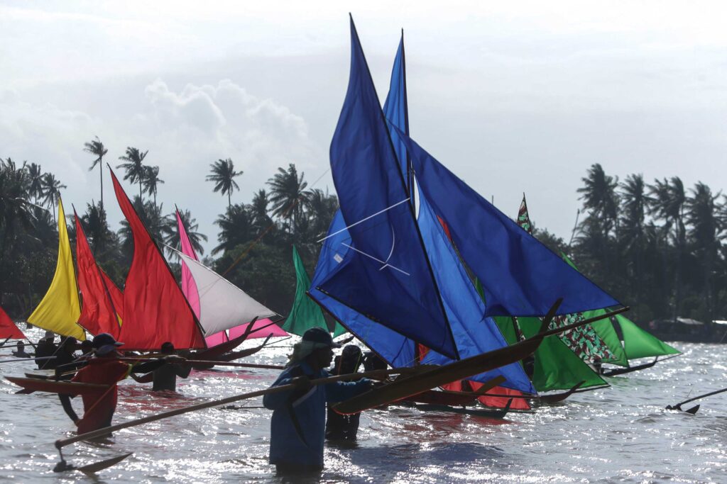 THE JONG BOAT COMPETITION