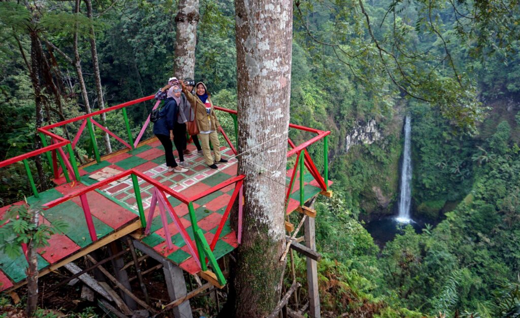 CURUG GENTING NATURAL TOURISM