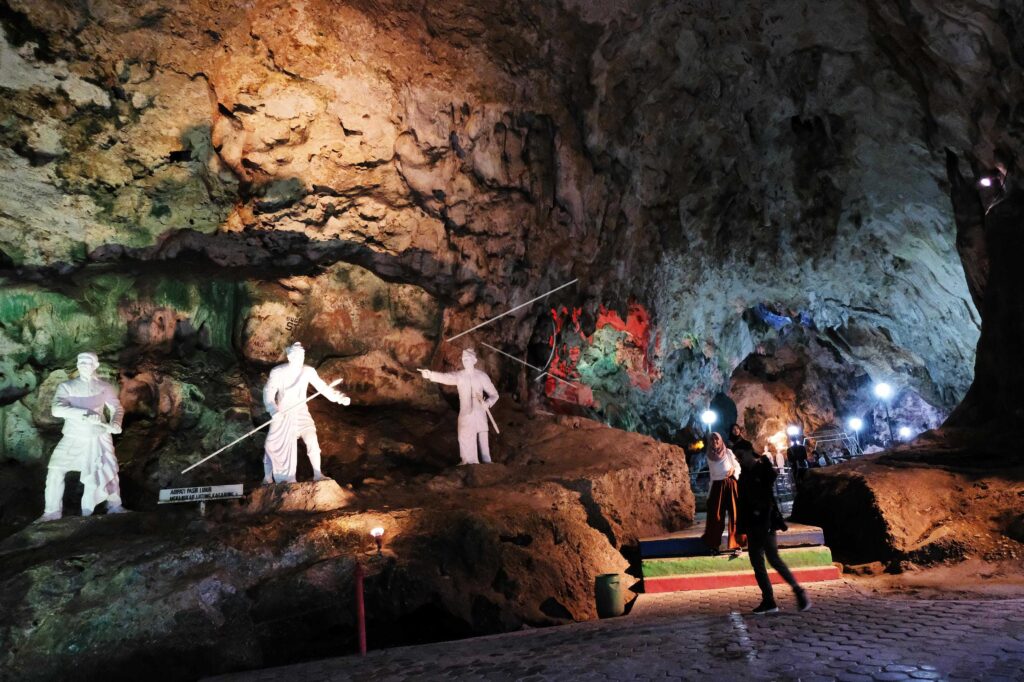 JATIJAJAR CAVE  NATURAL TOURISM