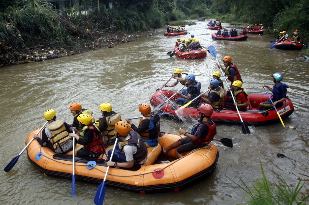 WISATA ARUNG JERAM SUNGAI CISADANE