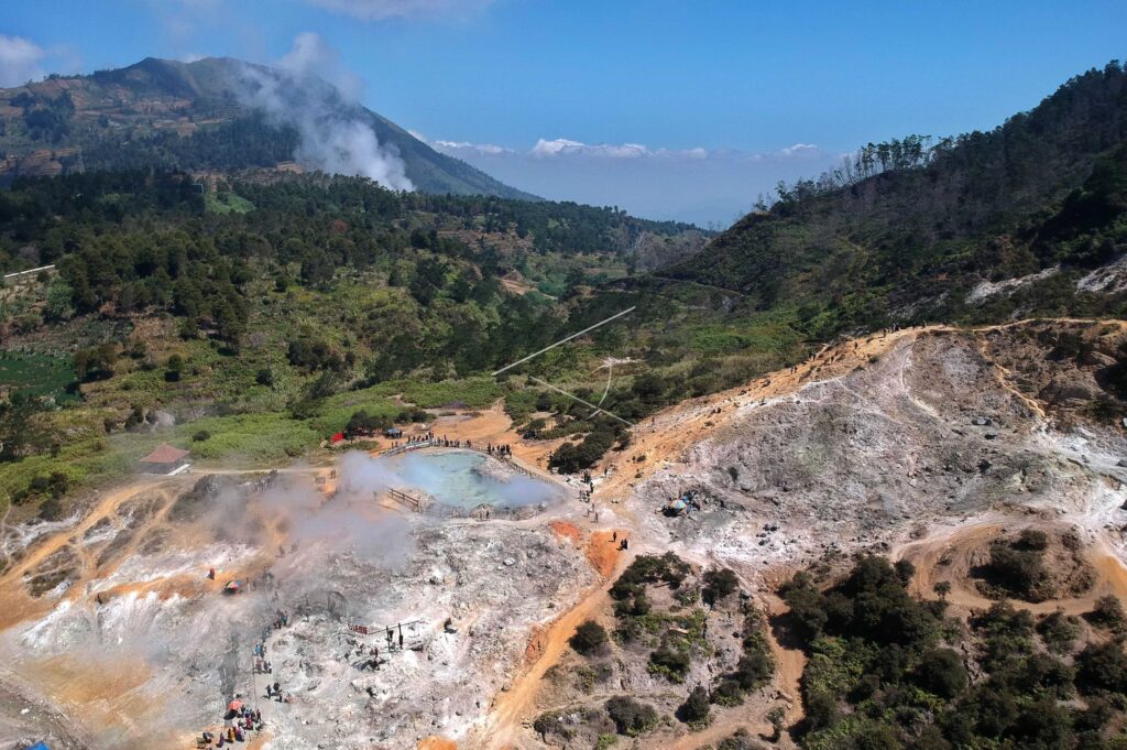 KAWAH SIKIDANG OF DIENG PLATEAU