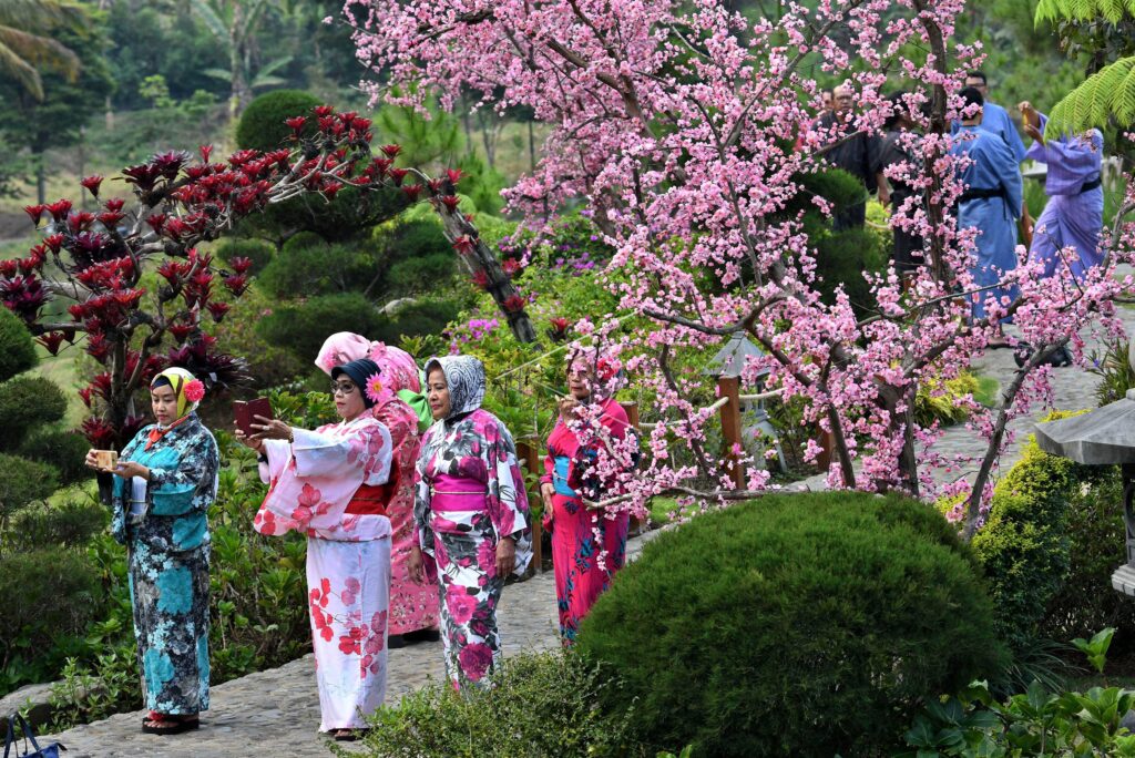 JAPANESE-STYLE TOURS IN BATU CITY