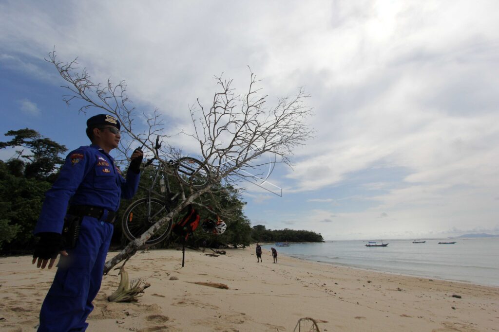 PLENGKUNG BEACH TOURISM
