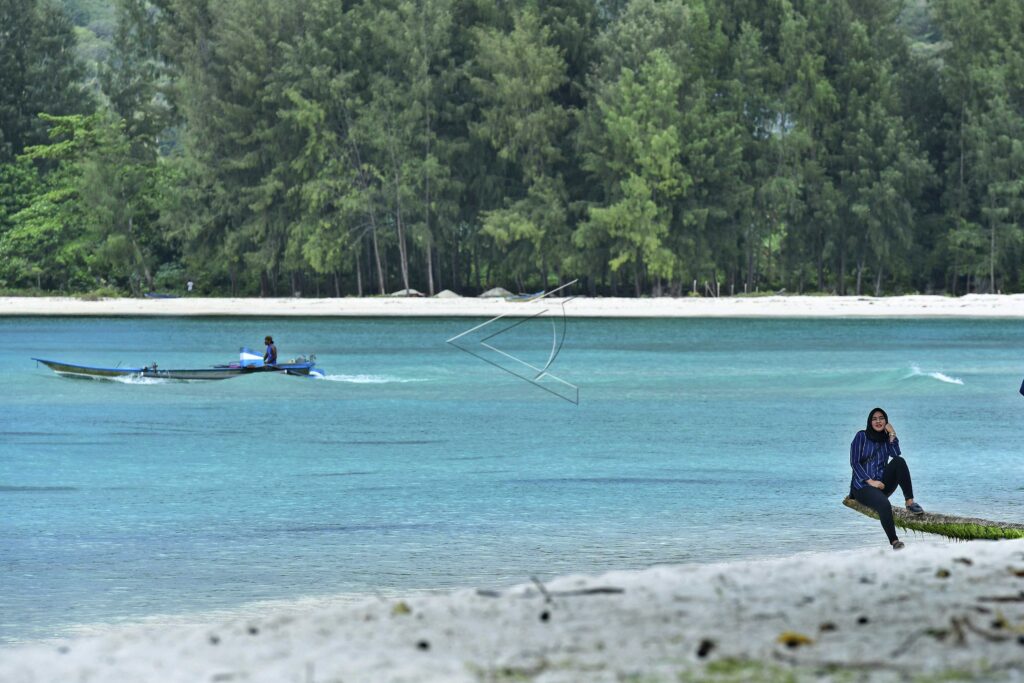 JIKUMERASA BEACH IN BURU ISLAND