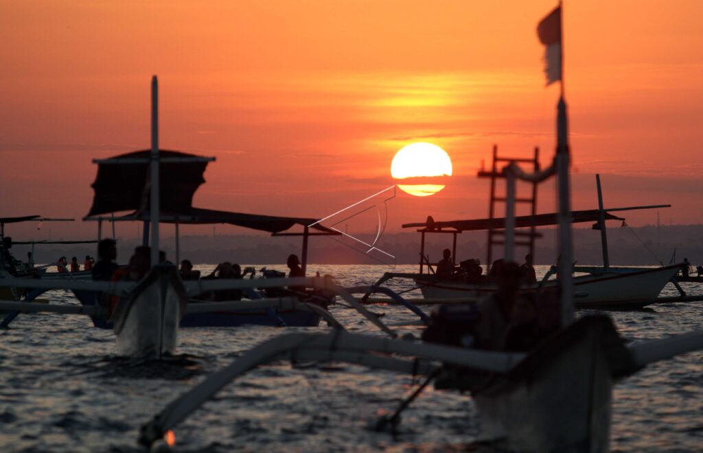 LOVINA BEACH TOUR