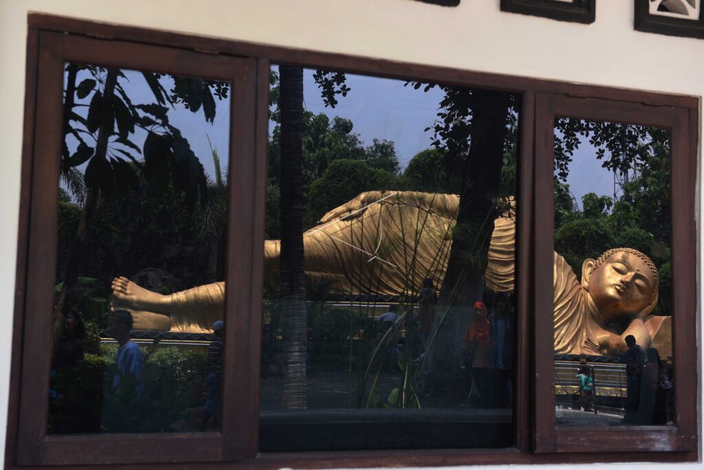 THE SLEEPING BUDDHA STATUE