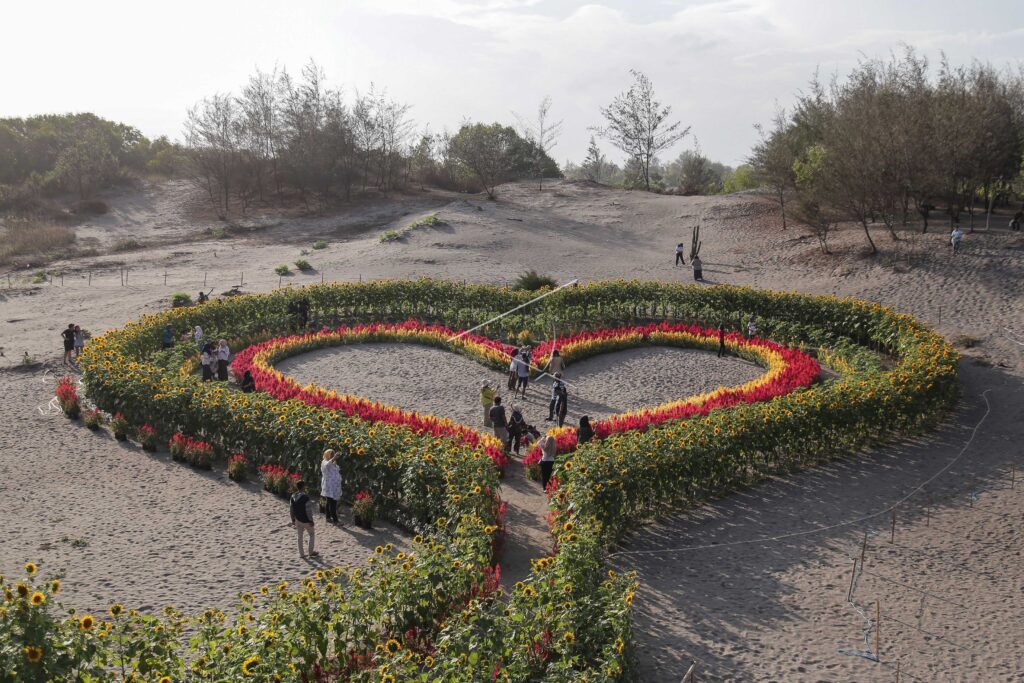 GUMUK PASIR PARK TOURISM
