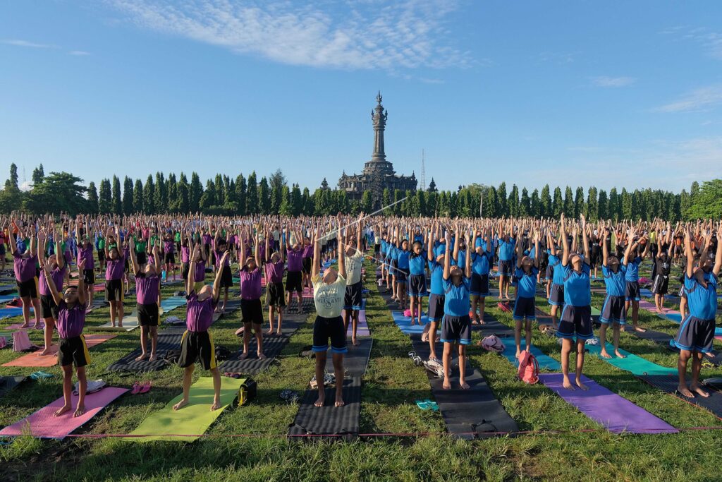 HEALTHY LIVE COMMUNITY MOVEMENT