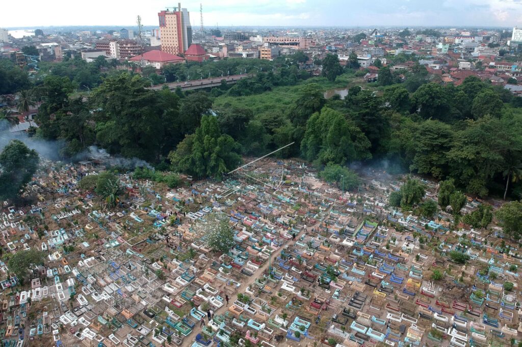 ZIARAH KUBUR JELANG RAMADAN DI JAMBI