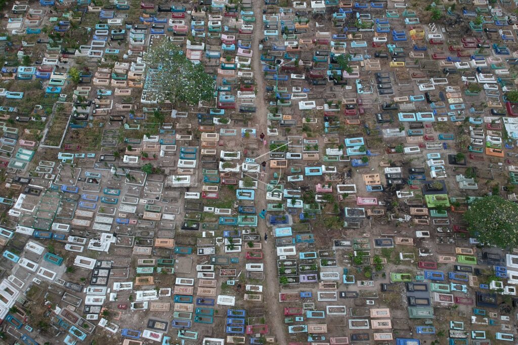 ZIARAH KUBUR JELANG RAMADAN DI JAMBI